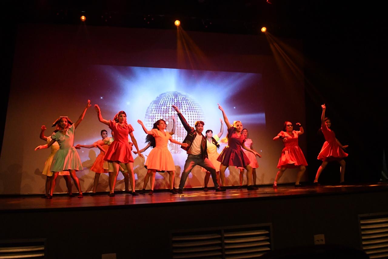 Corpo de Dança da Liga apresenta Mamma Mia! no Teatro Amazonas