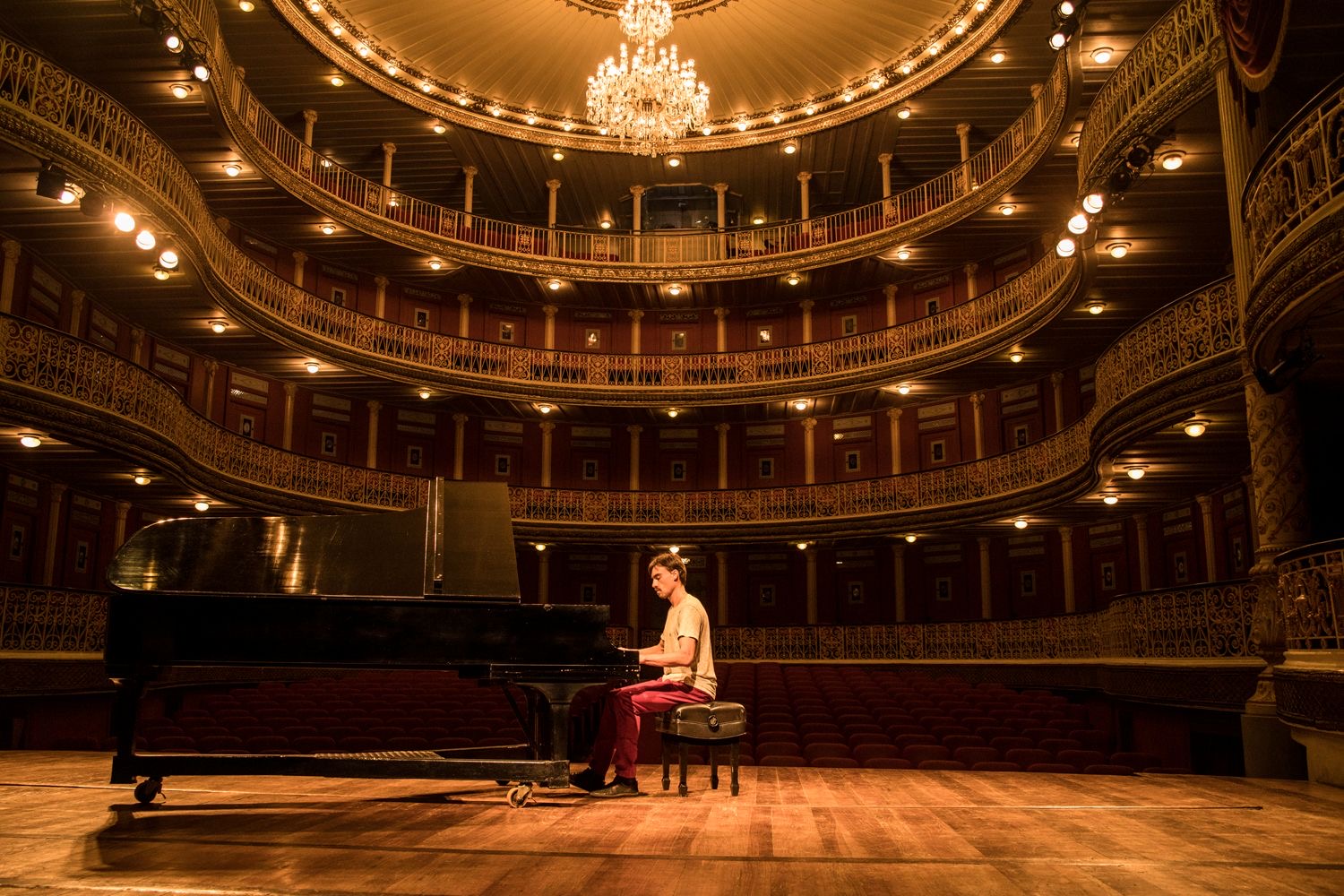 Rock ao Piano estreia em Manaus, nesta quarta-feira, com concerto no Teatro Amazonas