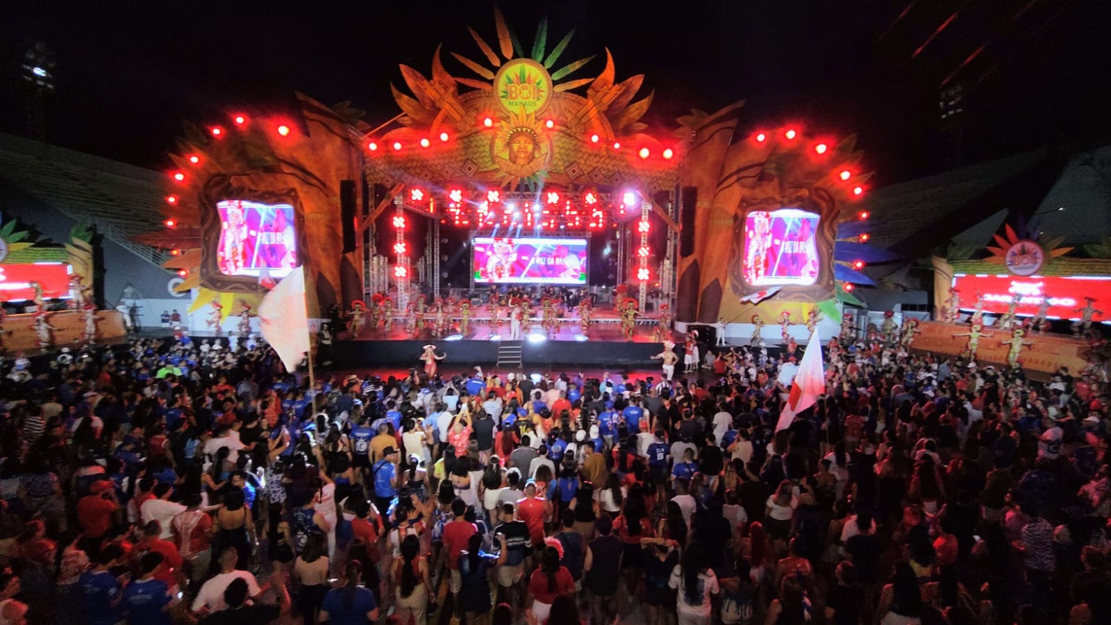 FESTA DA GALERA • ‘Boi Manaus 2025’ encerra no ritmo dos bumbás a celebração dos 356 anos da capital amazonense